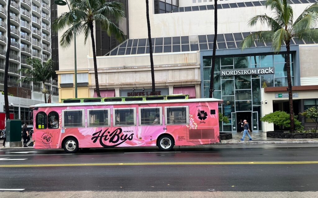 ハワイのトロリーHiBus