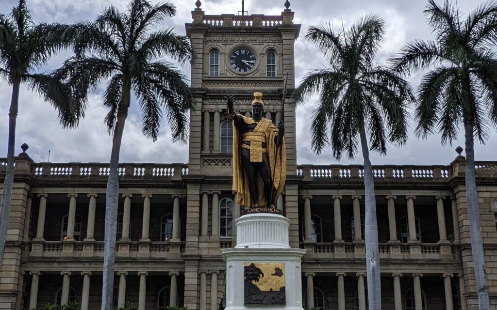 ハワイ・ダウンタウンにあるカメハメハ大王像