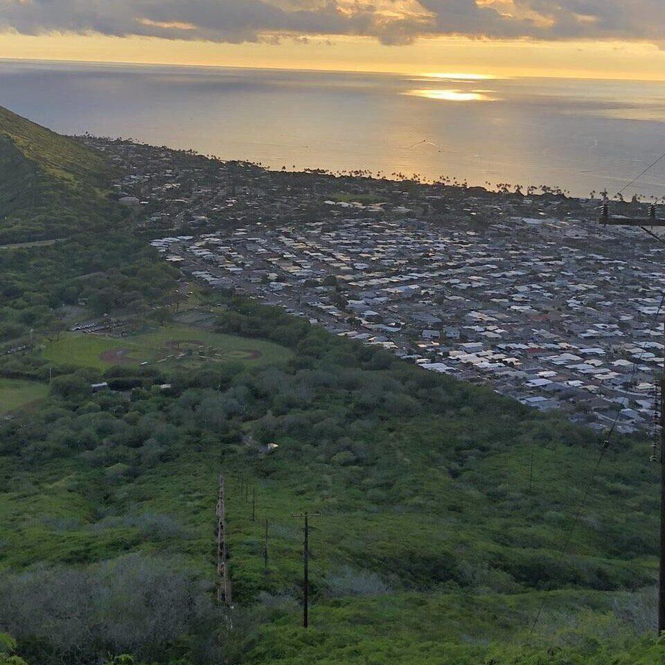 ハワイ・ココヘッド登山途中で見える景色
