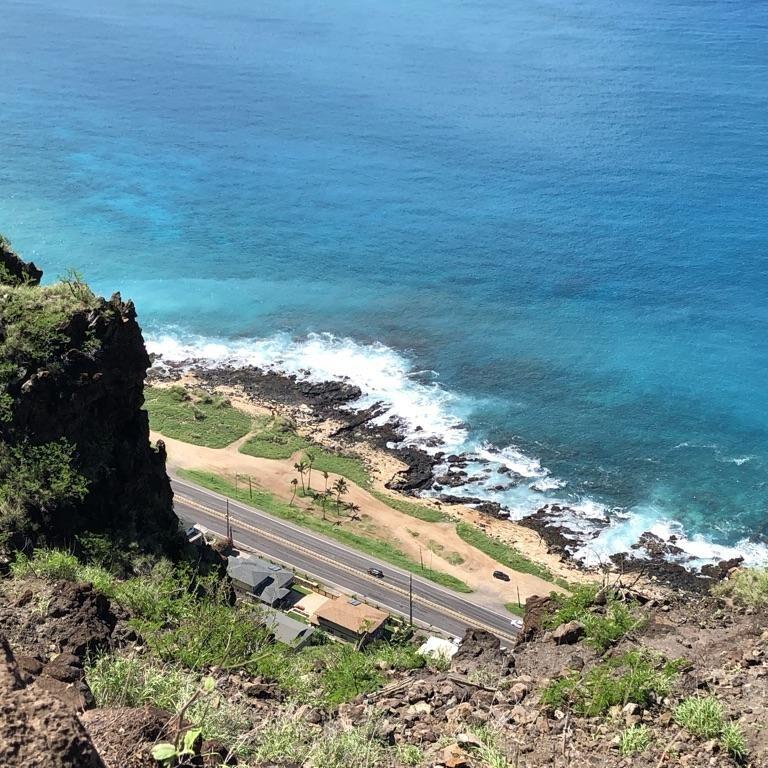 ハワイのピンクピルボックス登山の景色ビーチ